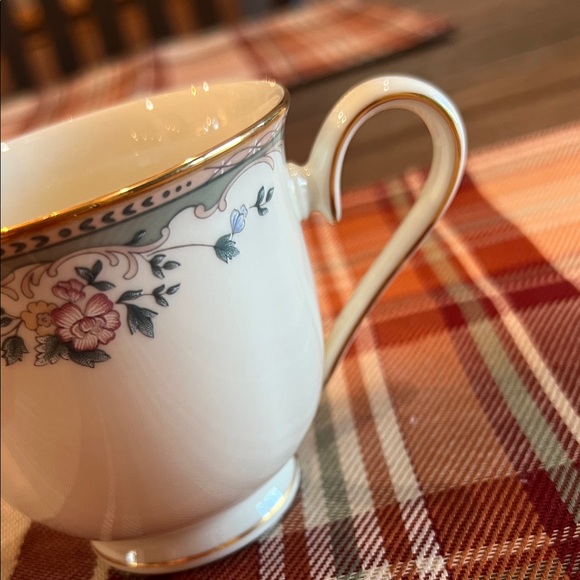 Lenox American Home Collection “Spring Vista” Fine China Teacup - Picture 5 of 16